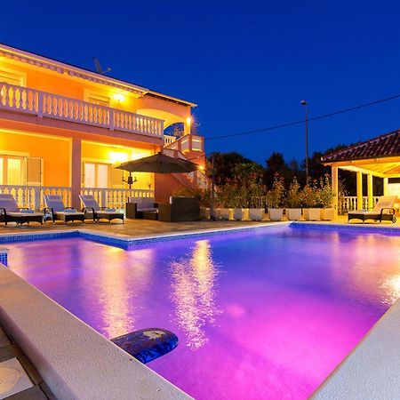 Family Friendly Pool House Ana - Happy Rentals بيبينيا المظهر الخارجي الصورة