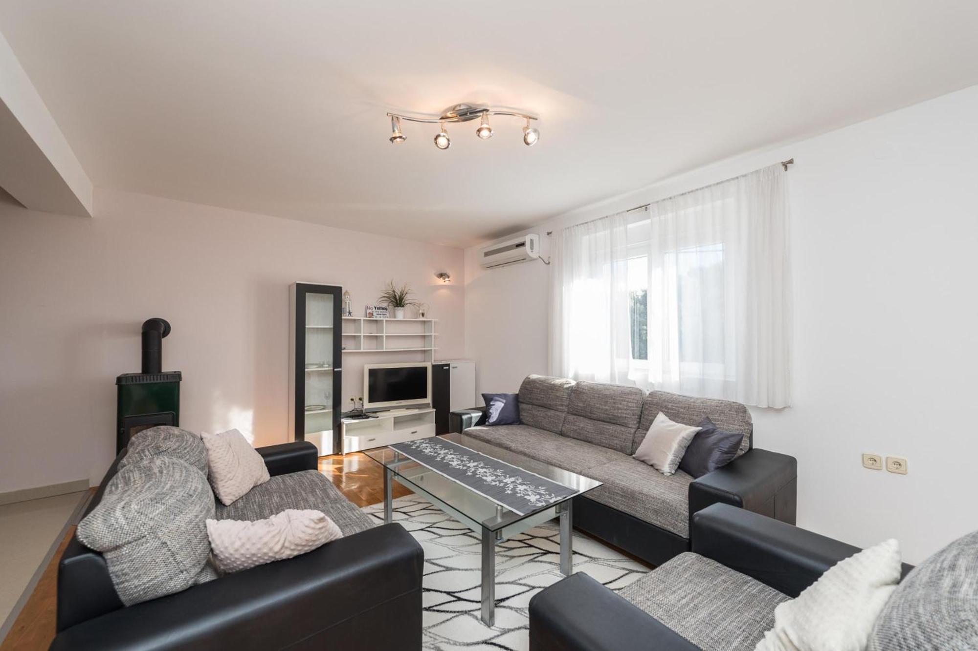 Family Friendly Pool House Ana - Happy Rentals بيبينيا المظهر الخارجي الصورة